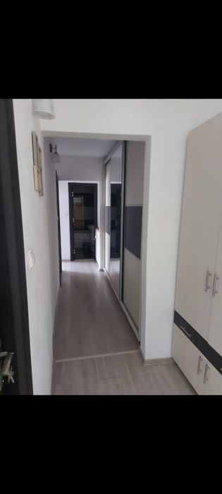Inchiriez apartament 3 camere