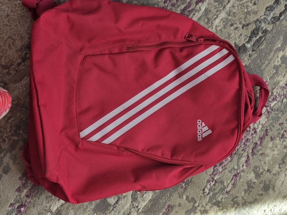 Vând rucsac Adidas / rucsac fete