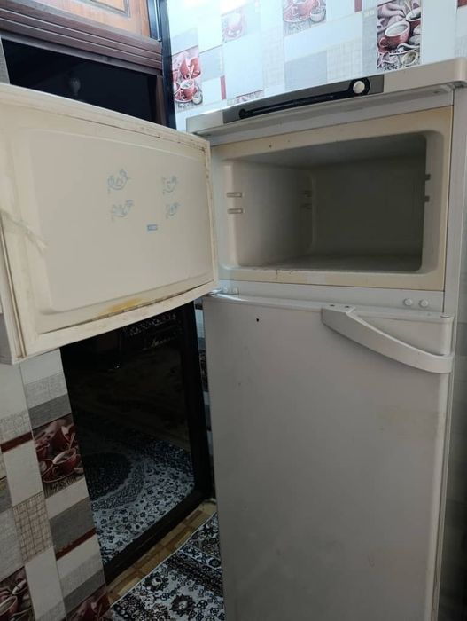 Muzlatgich Indesit