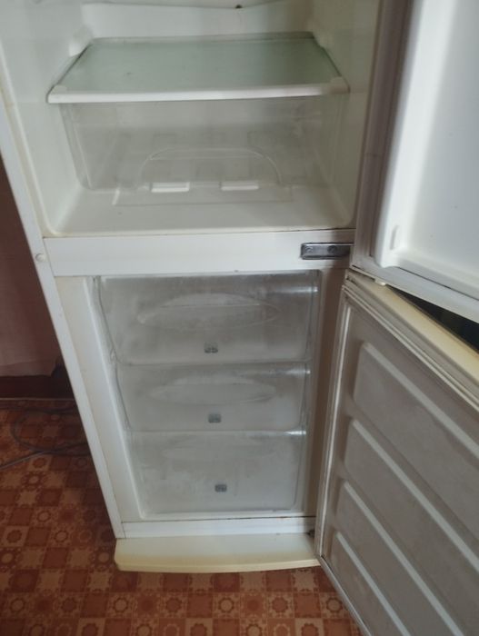 Холодильник продается