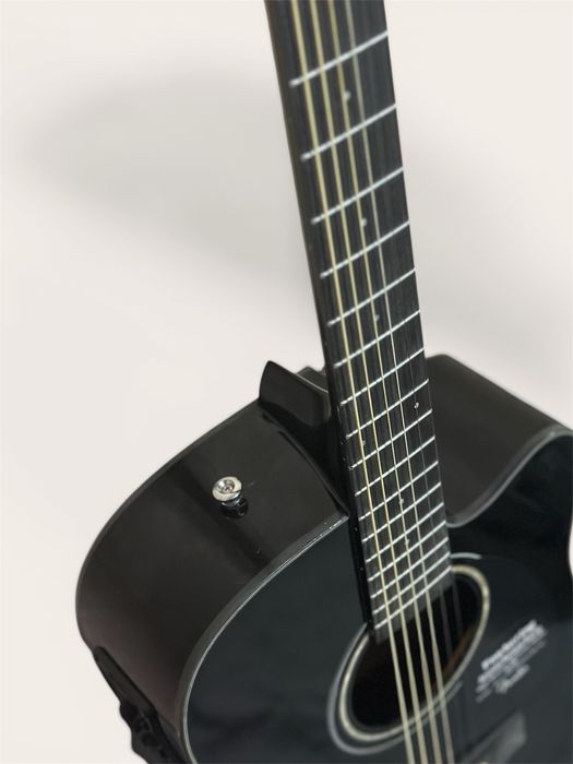 Электроакустическая гитара «Fender»