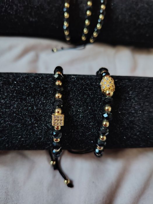 Brățară onix cu bile aurite și pietre