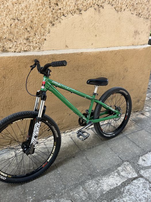 Dirt jump колело за трикове DMR bikes transition old school