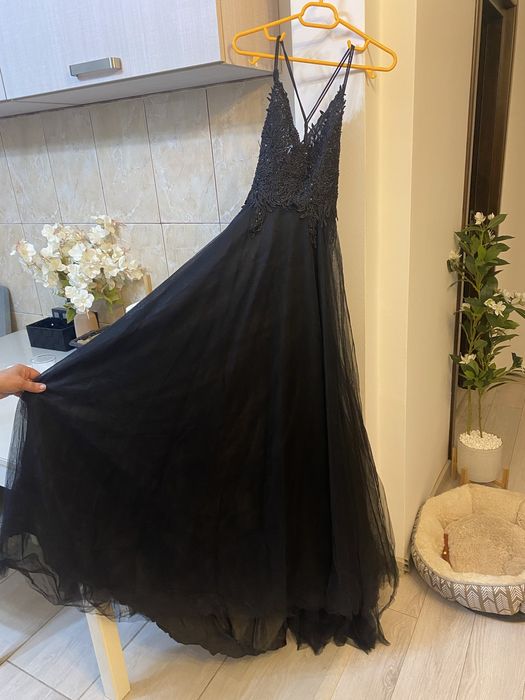 Rochie de ocazie lungă, neagră, tip prințesă cu corset dantelă – Mărimea xs