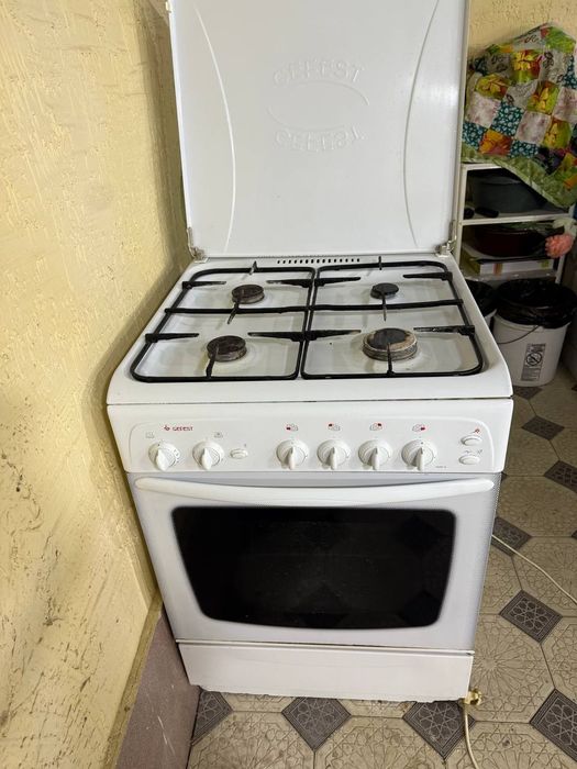 Продаётся газ плита gefest