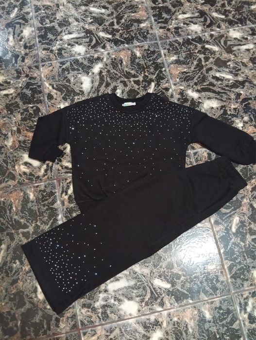 Compleu fetite cu pietricele