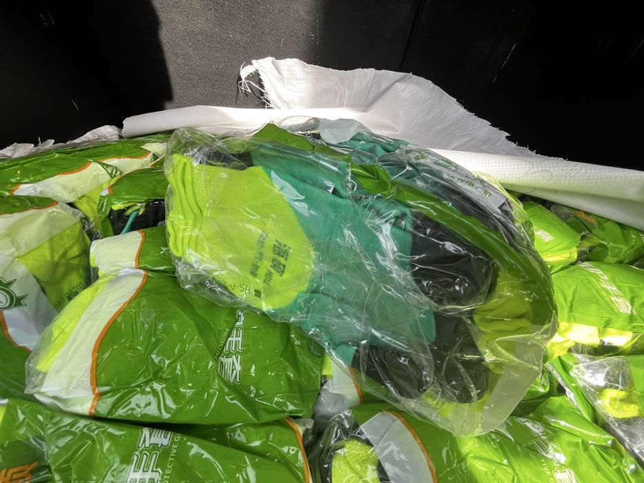 Перчатки рабочие, прорезининые