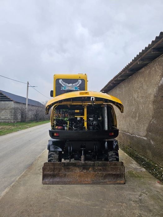 Колёсный экскаватор