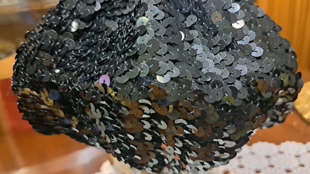 Стилна барета с паети