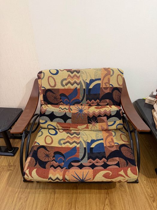 Кресло-кровать продам!