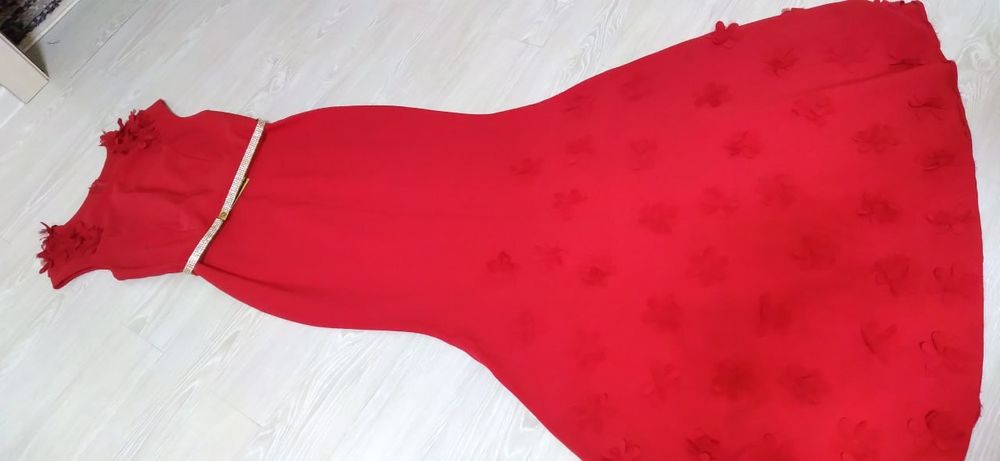 Вечерний платья. Состояние очень идеальное. 40 $