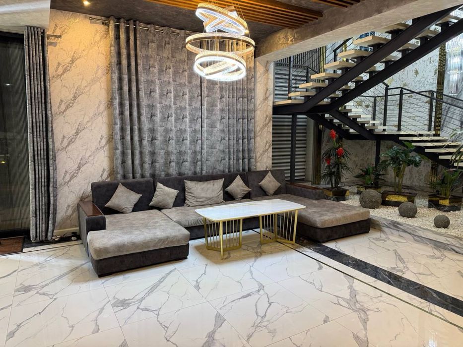 Продается премиальный огромный дача  Дубай