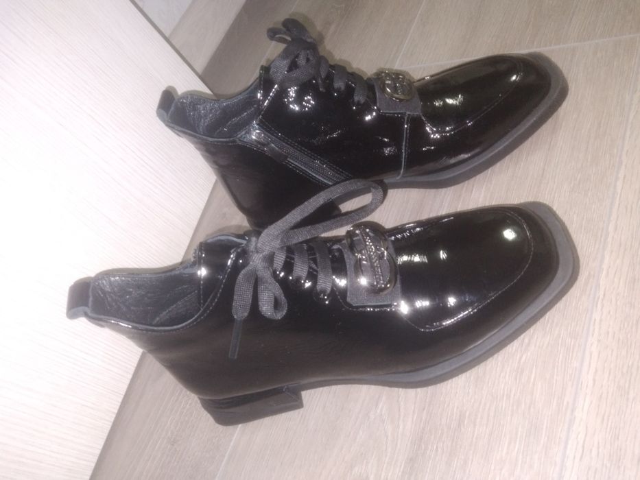 Обувь женская лакированая