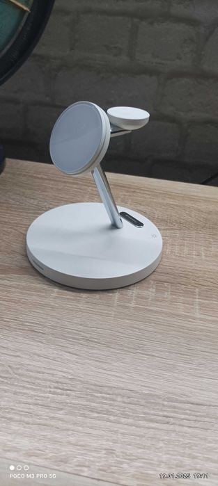 SwitchEasy iphone 4 в 1 charging dock