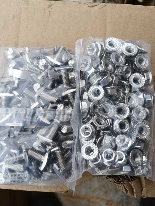 Set surub cap de ciocan inox M8×18 mm + piulita flansa autoblocanta