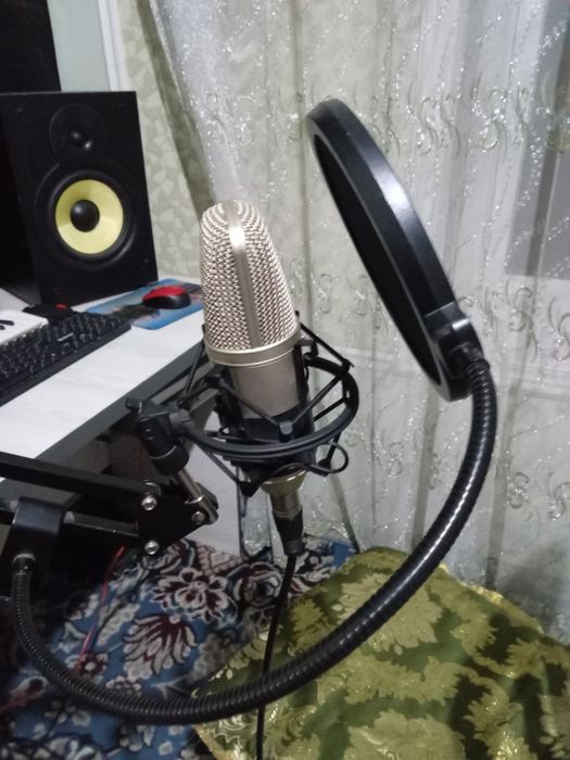 ovoz yozish studiyaso sotladi