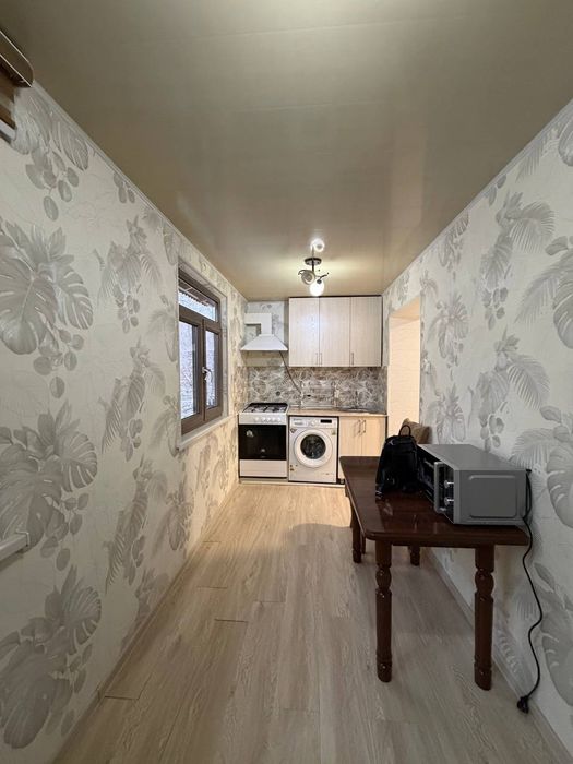 Продаётся! Чилзар-23 кв,1/3/5-балкон 2х6, кирпич, 42 кв²