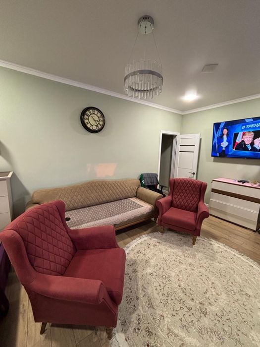 Продам диван с креслами