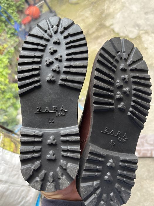 Ghete din piele marca Zara