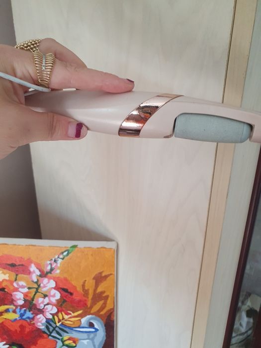 Здравейте, продавам уред който почиства пети