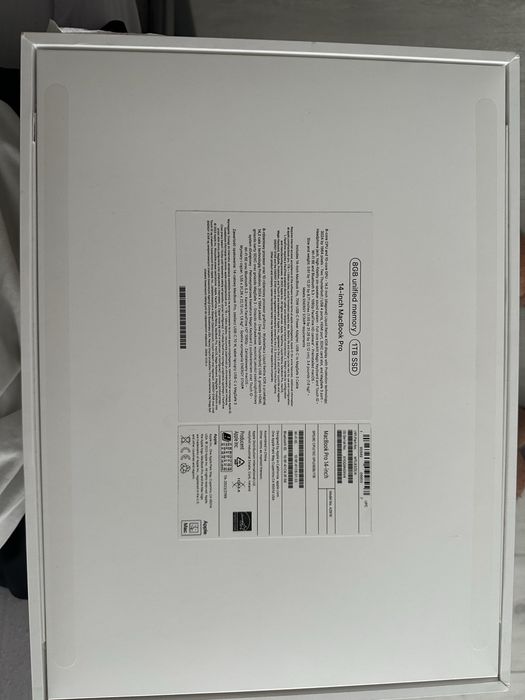 MacBook Pro 14 8RAM/10cpu