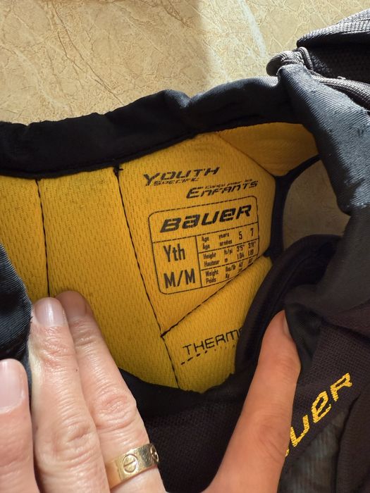 Хоккейные краги и нагрудник