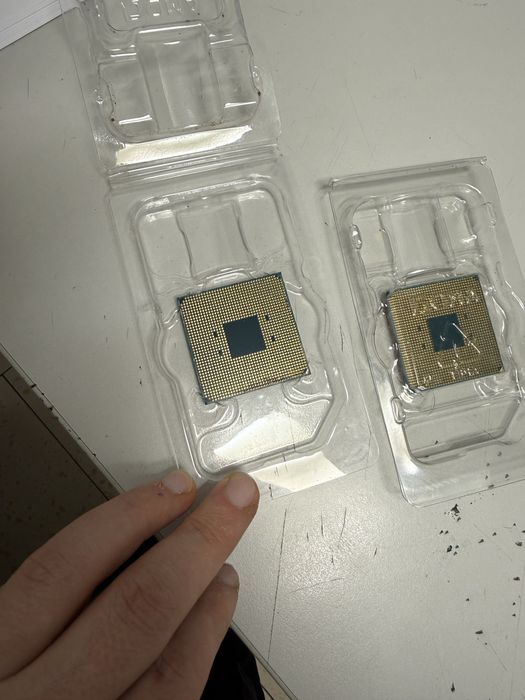 De vânzare 2 procesoare AMD Ryzen – 2400G și 1400