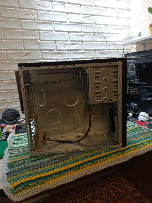 Продам компьютерный кейс "Cool master"