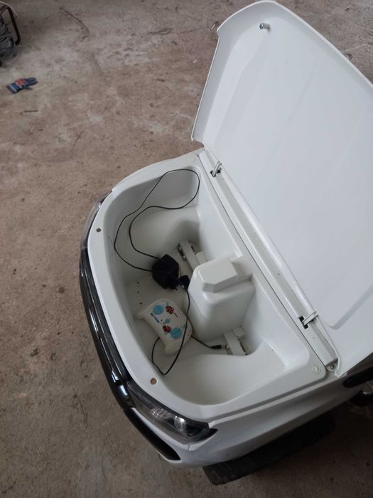 Masinuta electrica 4x4