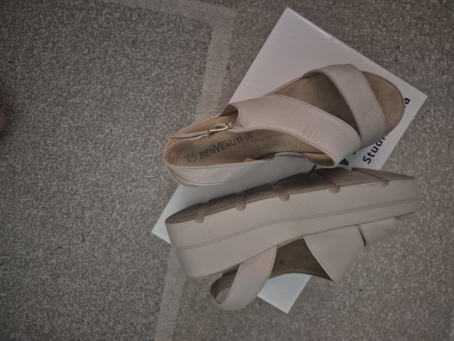 Sandale mărimea 36 pret100