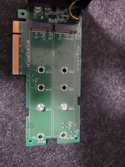 Adaptor NVMe / Adaptor 2x NVMe Dell DPWC300 PCIe X4 pentru WS/SV Dell