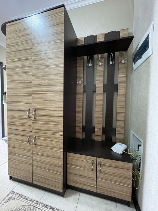 Продам шкаф в прихожую