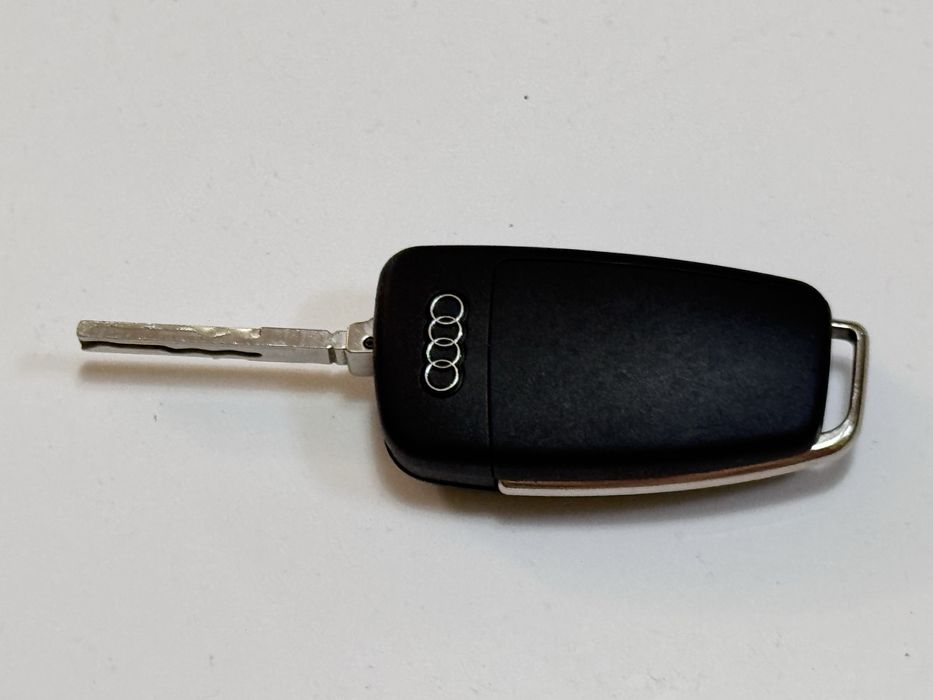Оригинален ключ за Audi с платка