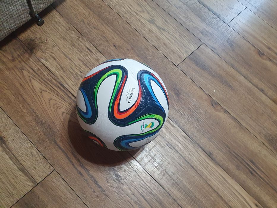 Vând minge fotbal Brazuca