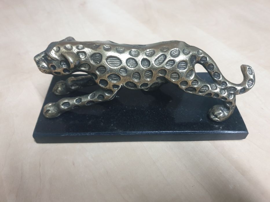 Leopard din bronz