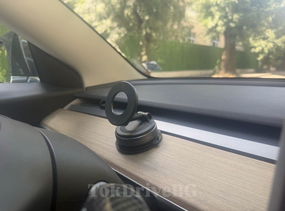Магнитна сгъваема 360° стойка за телефон за Tesla Model 3/Y