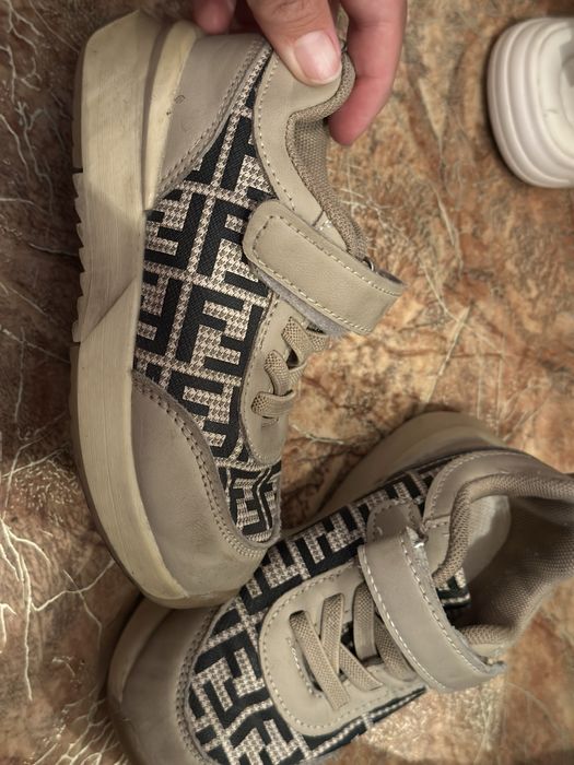 Продам обуви для девочек