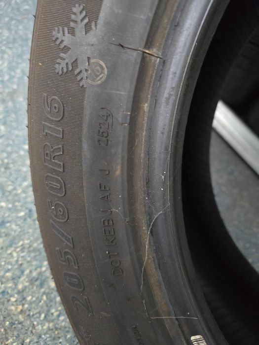 Anvelope noi Iarna Roadx Rxfrost 205 60 R16 96H XL BSW WH01