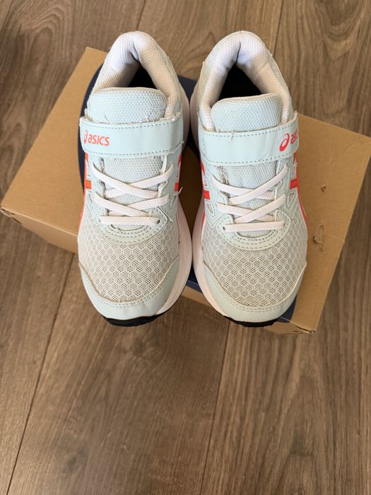 Маратонки Asics