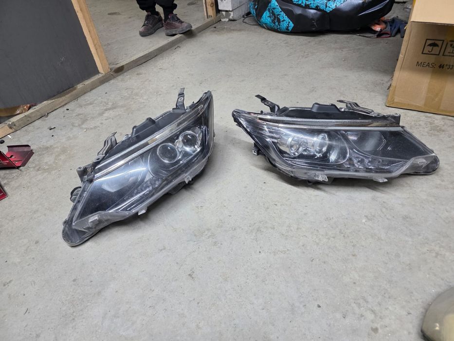 Срочно продам 2линзы на камри 55