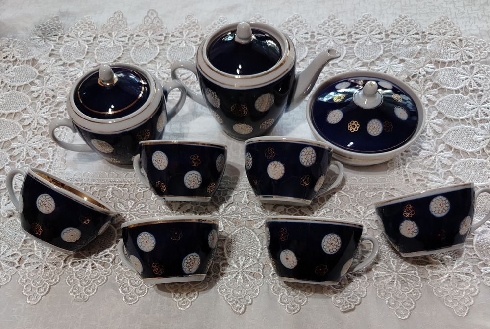 Недорого, СССР, новые, чайные сервизы на 6 и 9 персон.