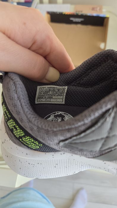Кроссовки Skechers