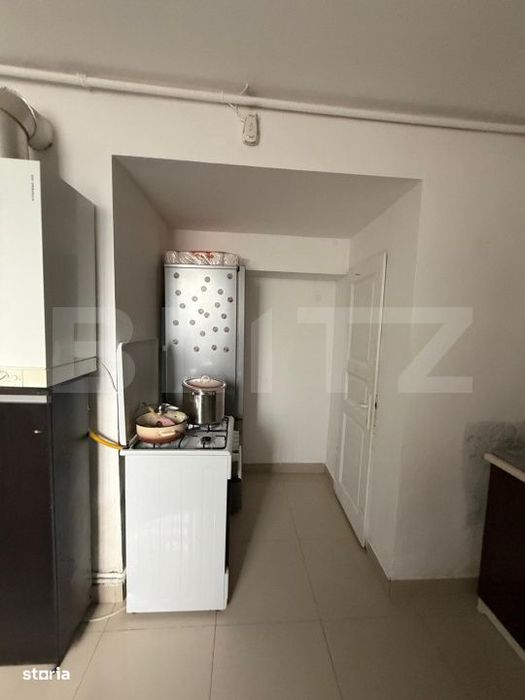 Apartament de vanzare , curte comuna, 2 camere, Zona Semicentral