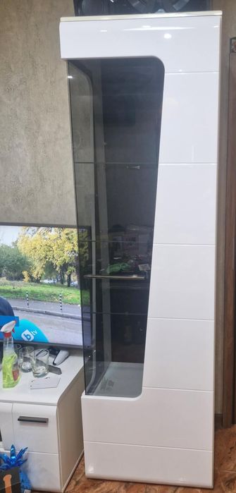 Продам чисто нова секция още има фолио от закупуването и.