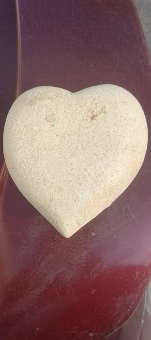 Керамично сърце с надпис н арменски език, "Подарявам ти сърцето си"