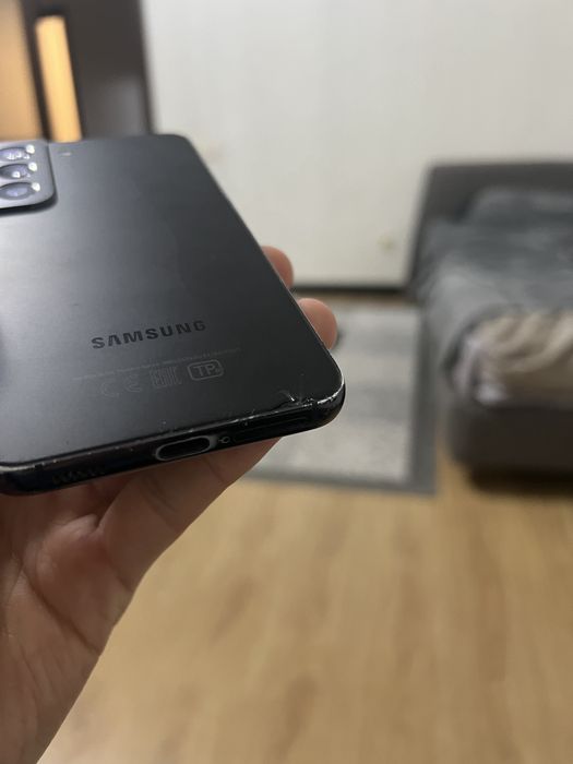 Продам Samsung s22