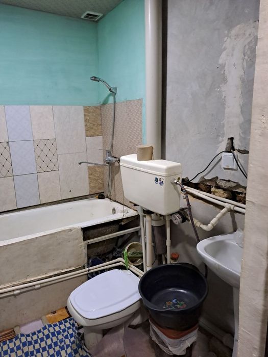 1 xonali kvartira sotiladi 5-Etaj 45kvadrat