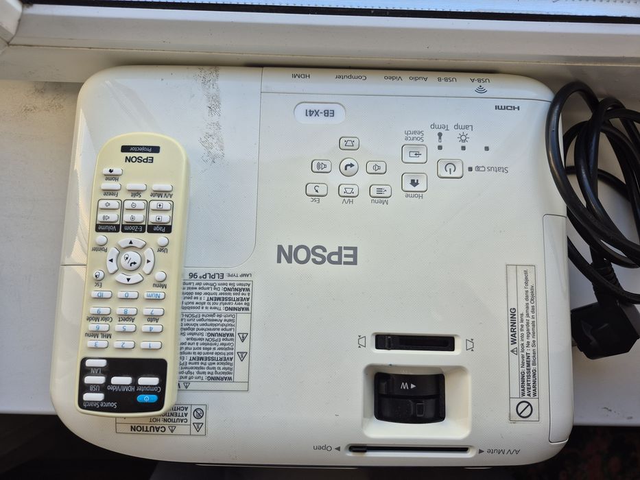 Проектор EPSON EB-X41