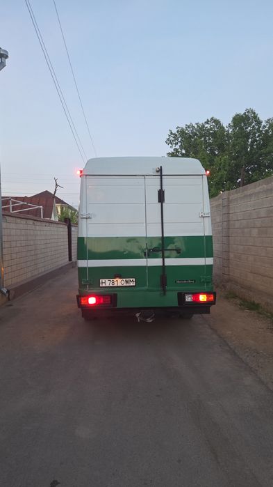 Мерседес бенц 709