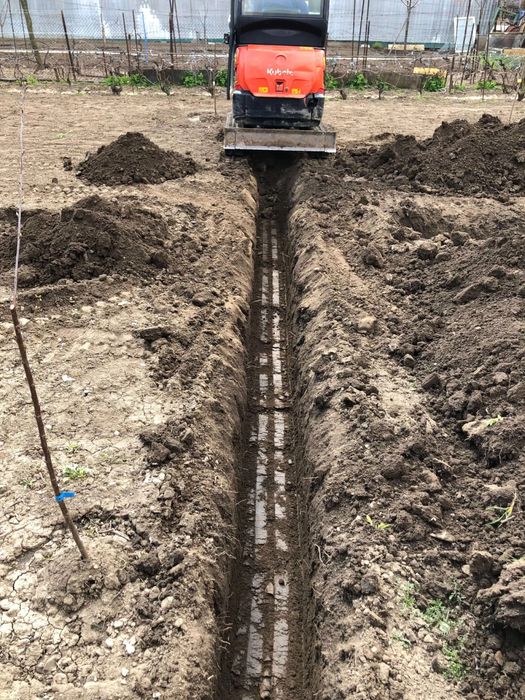 Firma autorizata efectuam sapaturi, nivelari, demolari cu utilaj de 3,5 tone